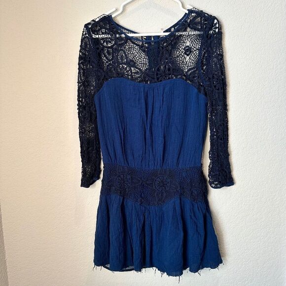 Free People Navy Blue Lace Drop Waist Raw Hem Boho Mini Dress - Size 4 - EUC - Picture 1 of 6